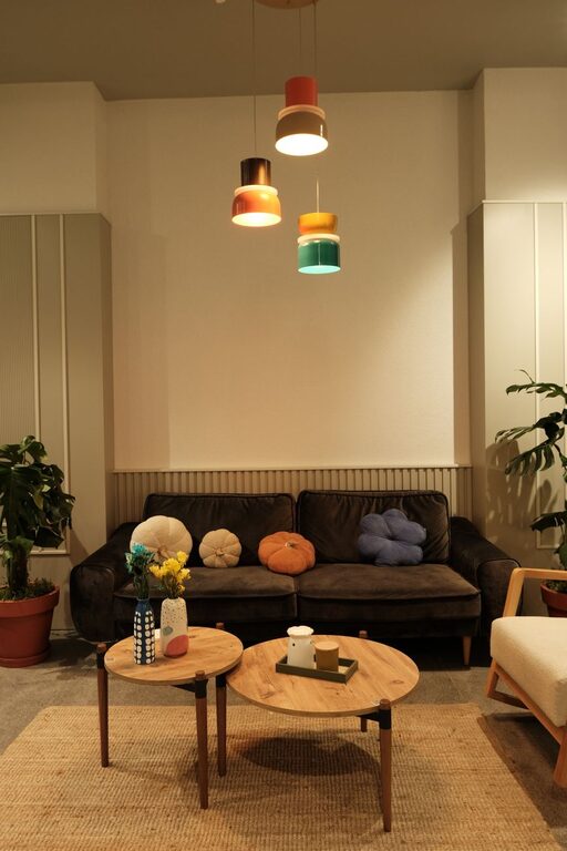 Simple Tips for Creating a Cozy and Inviting Living Space